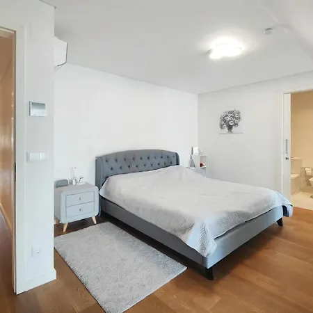 Penthouse T3 Com Vista Para A Cidade Hébergement de vacances *